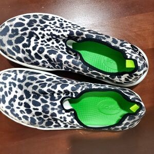 OOFOS Black and White Sneakers with Animal Print